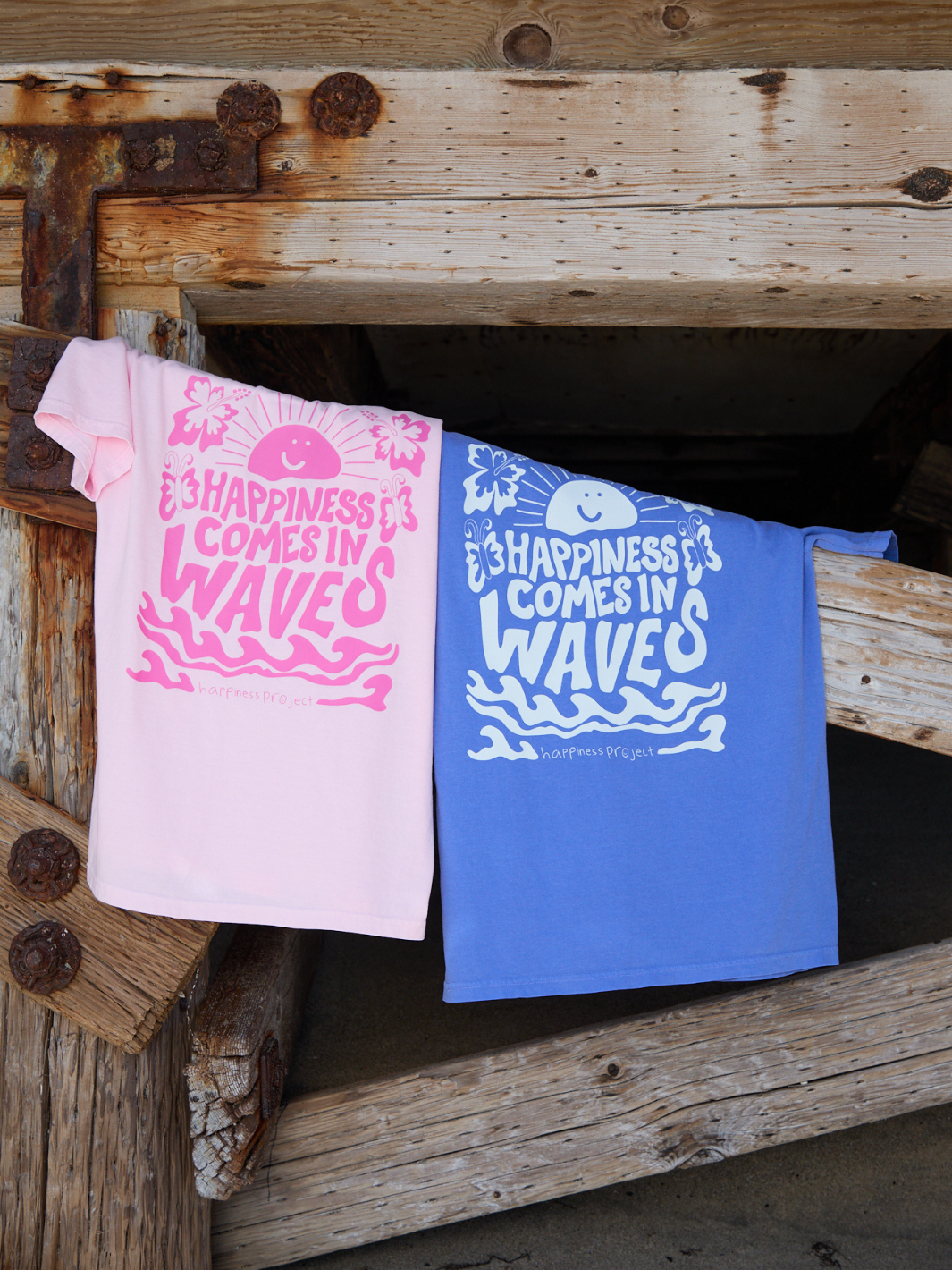 Happiness Comes in Waves T-Shirt - Pink