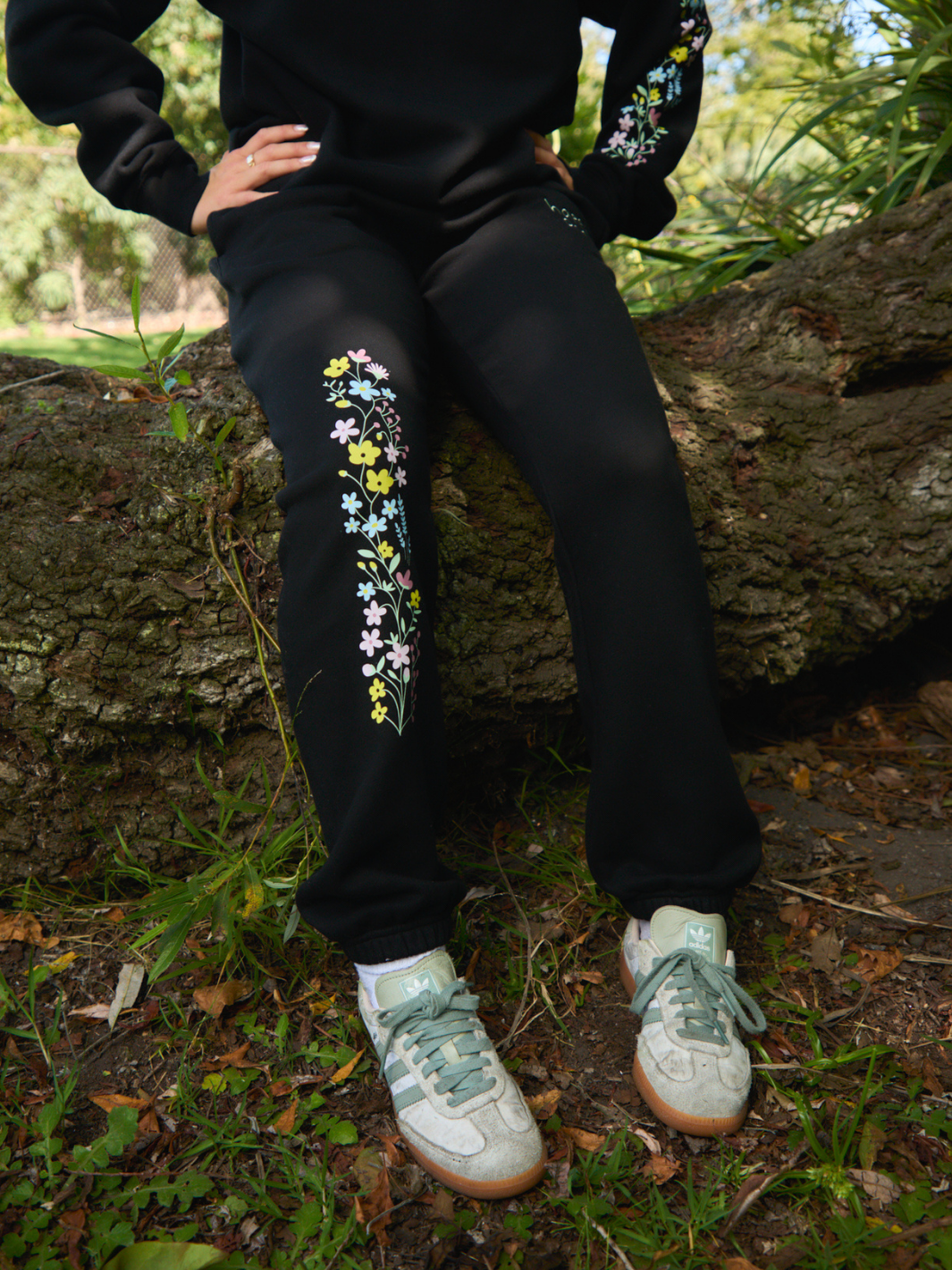 Wildflower Sweatpants - Black